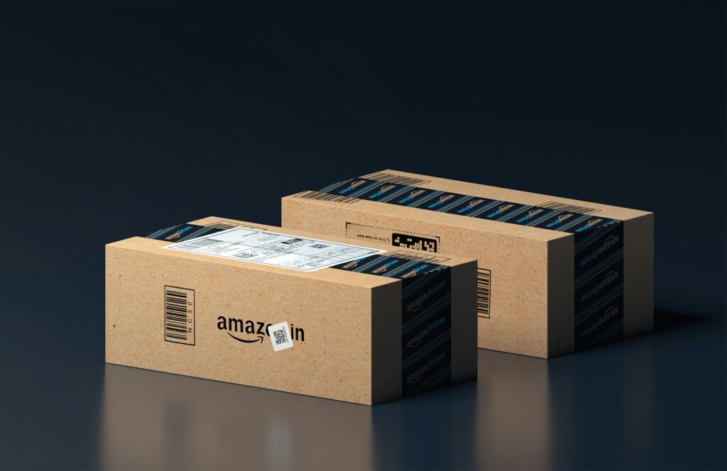 person shopping online ready to use amazon prime rewards credit card for cash back